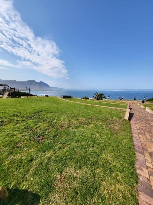 *Self-Check In - Whale Watching Paradise -Central* Hermanus Extérieur photo